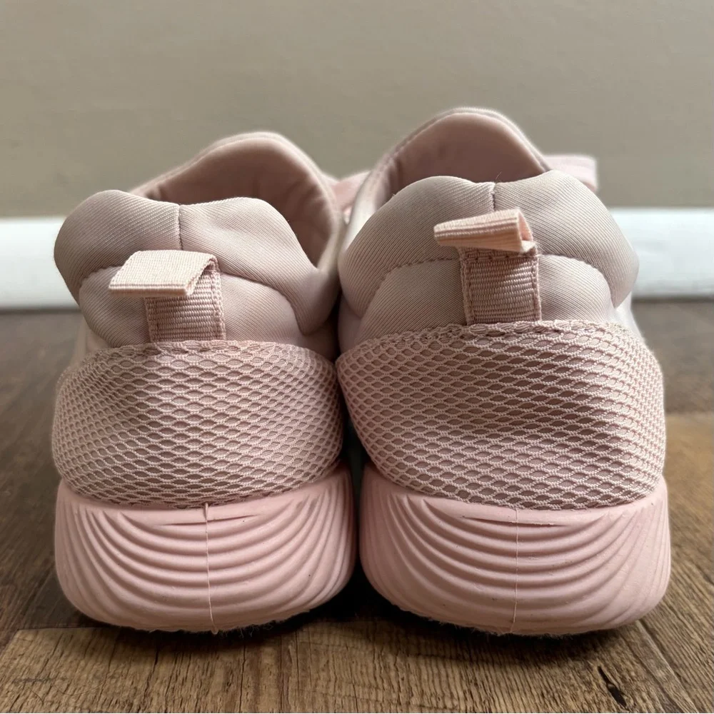 Lucy Avenue Blush Pink Slip-On Athletic Sneakers Athleisure Ballet Shoe 8.5 EUC